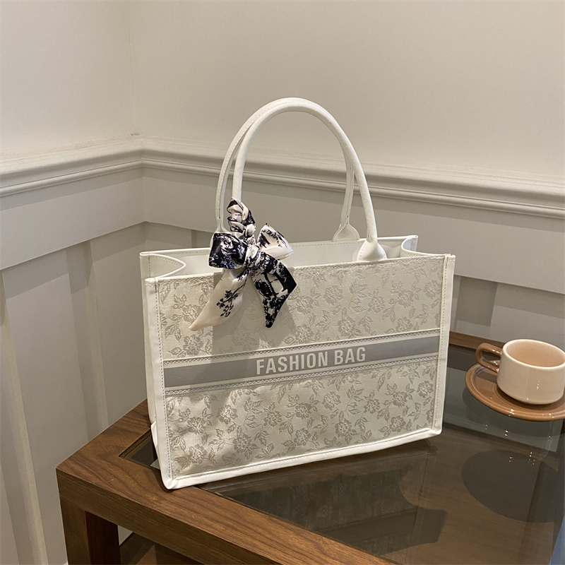Luxury Bags Vendor - Luksusowa, elegancka damska torba typu tote