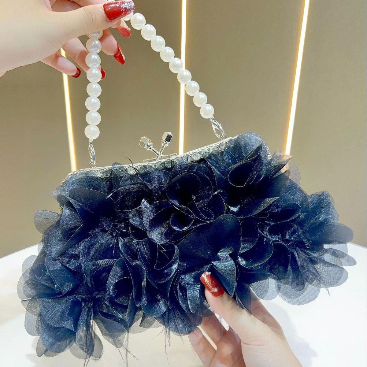 Luxury Bags News - Nowa luksusowa torebka wieczorowa z frędzlami