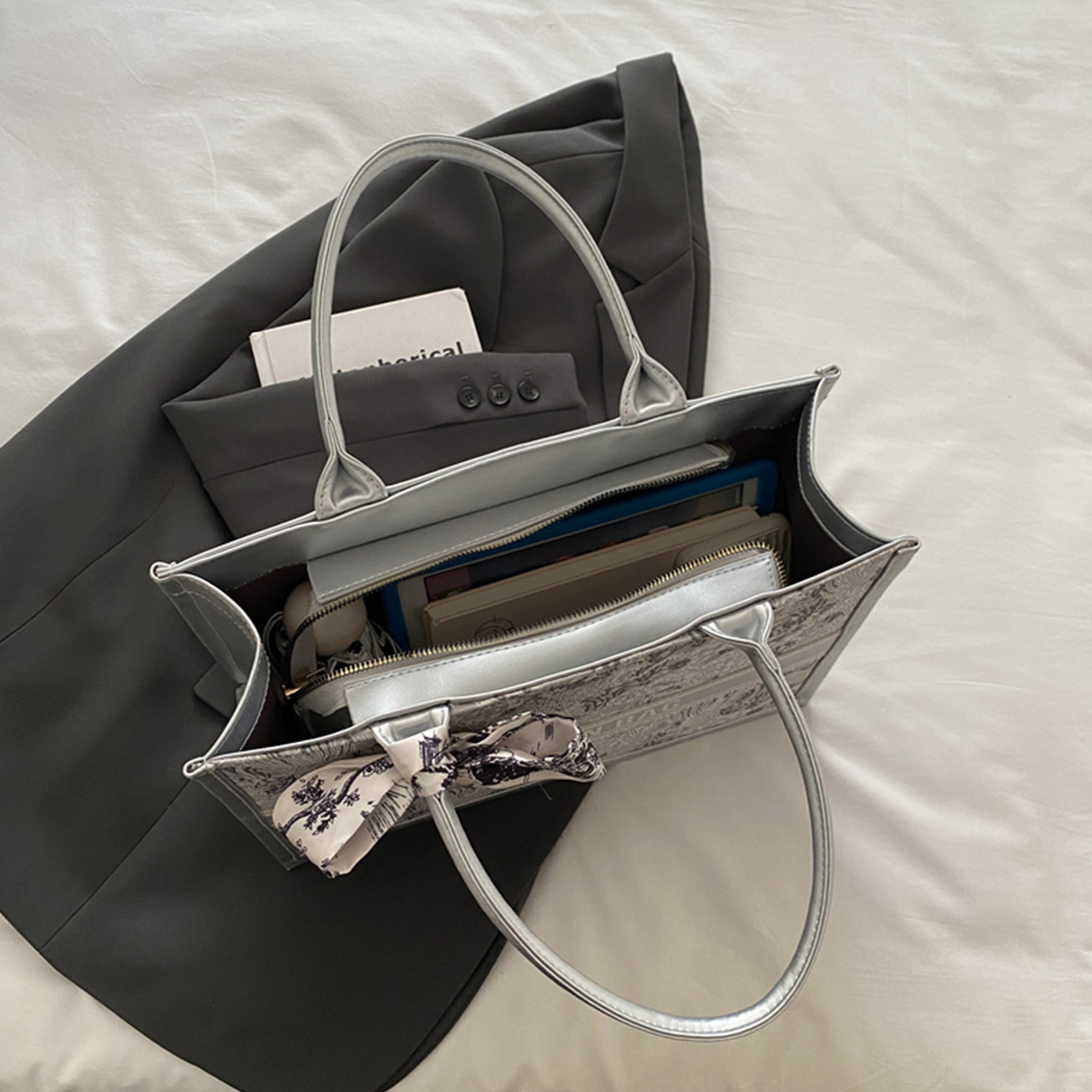 Luksusowa, elegancka damska to – Luxury Bags Vendor recenzja i cena