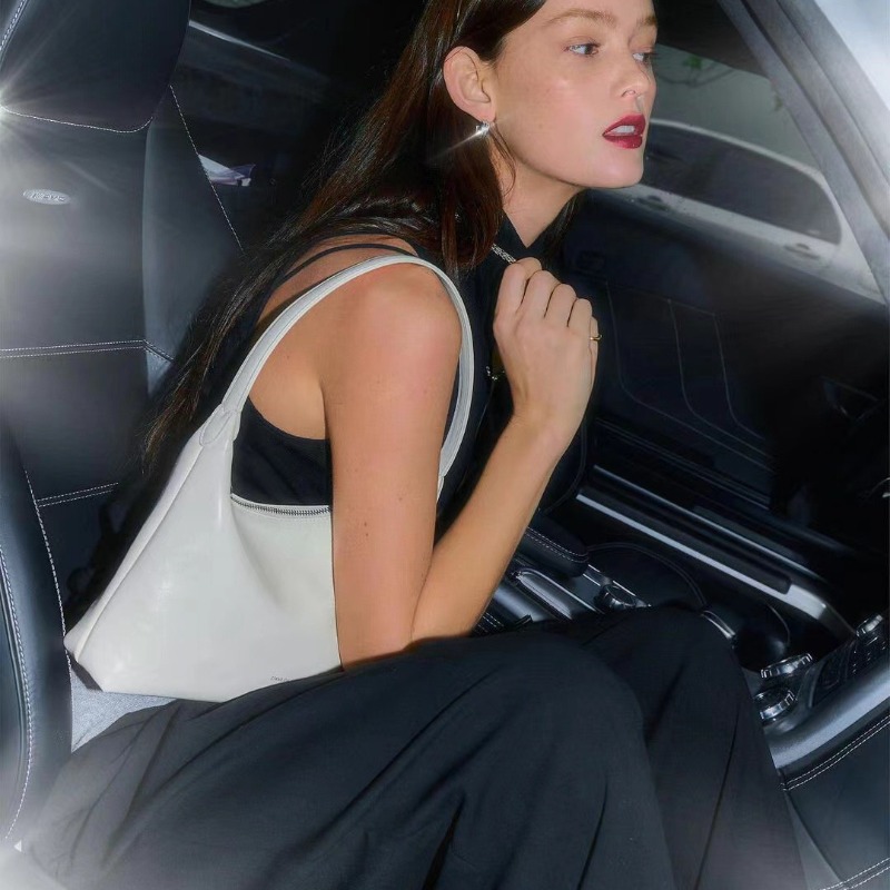 Koreańska niszowa, kreatywna t – Half Moon Bag Suede recenzja i cena