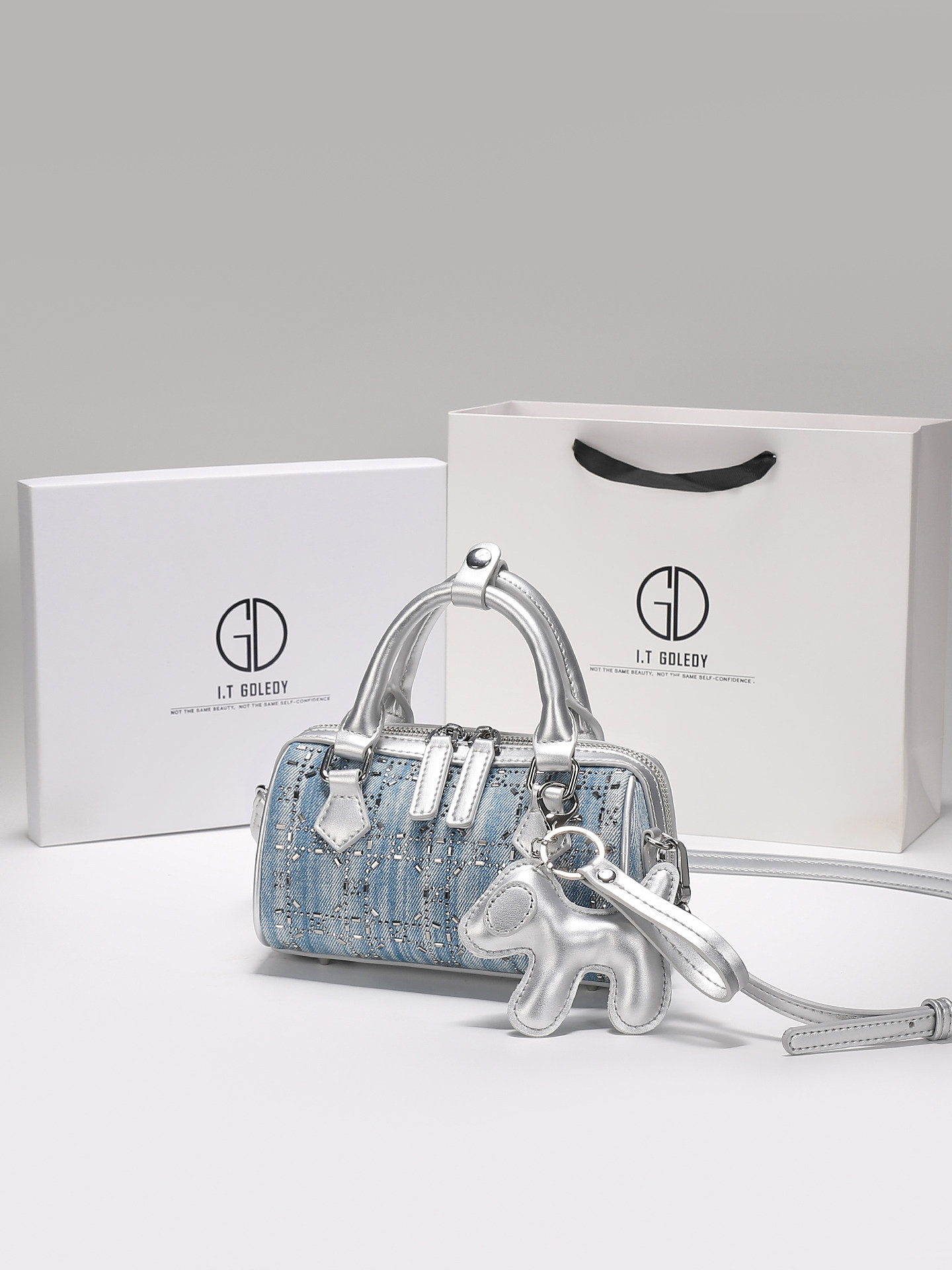 Luksusowa i klasyczna torebka  – Luxury Bags Denim recenzja i cena